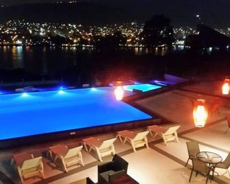 Domus Lake Resorts - Villa Carlos Paz - Pool
