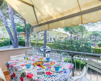 Apartment I Pini by Interhome - Castiglioncello - Balcony