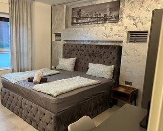 All In - Oberhausen (Nordrhein-Westfalen) - Slaapkamer