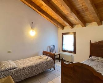 Entire house in the heart of the historic center of Caorle - Caorle - Bedroom