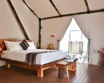 Maribaya Glamping Tent - Lembang - Ložnice