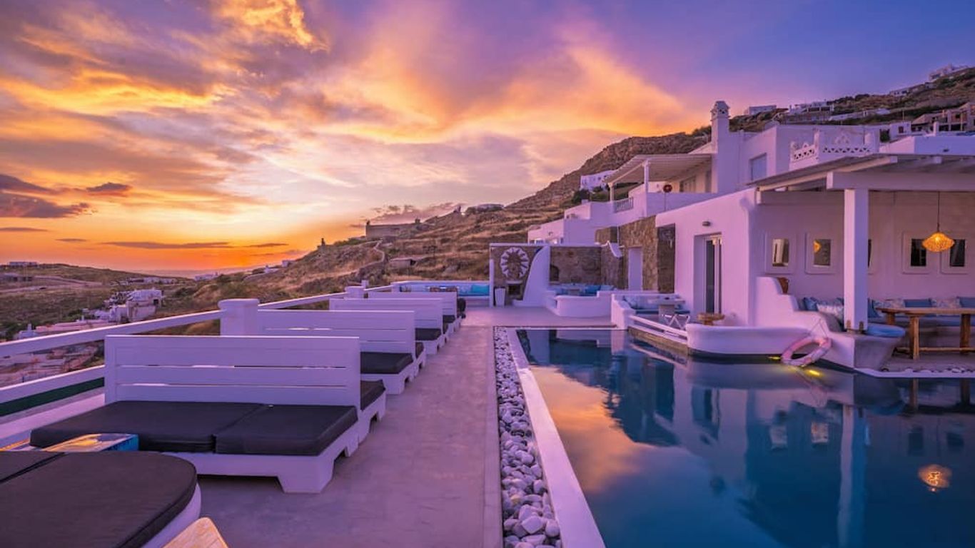 Flaskos Luxury Suites