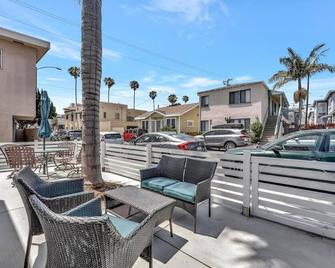 Right By The Sand, Entire 3-Bedroom House In Belmont Shore - Long Beach - Balcón