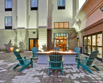 Hampton Inn And Suites New Hartford/Utica - New Hartford - Patio