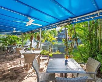 Park Shore Resort - Naples - Patio