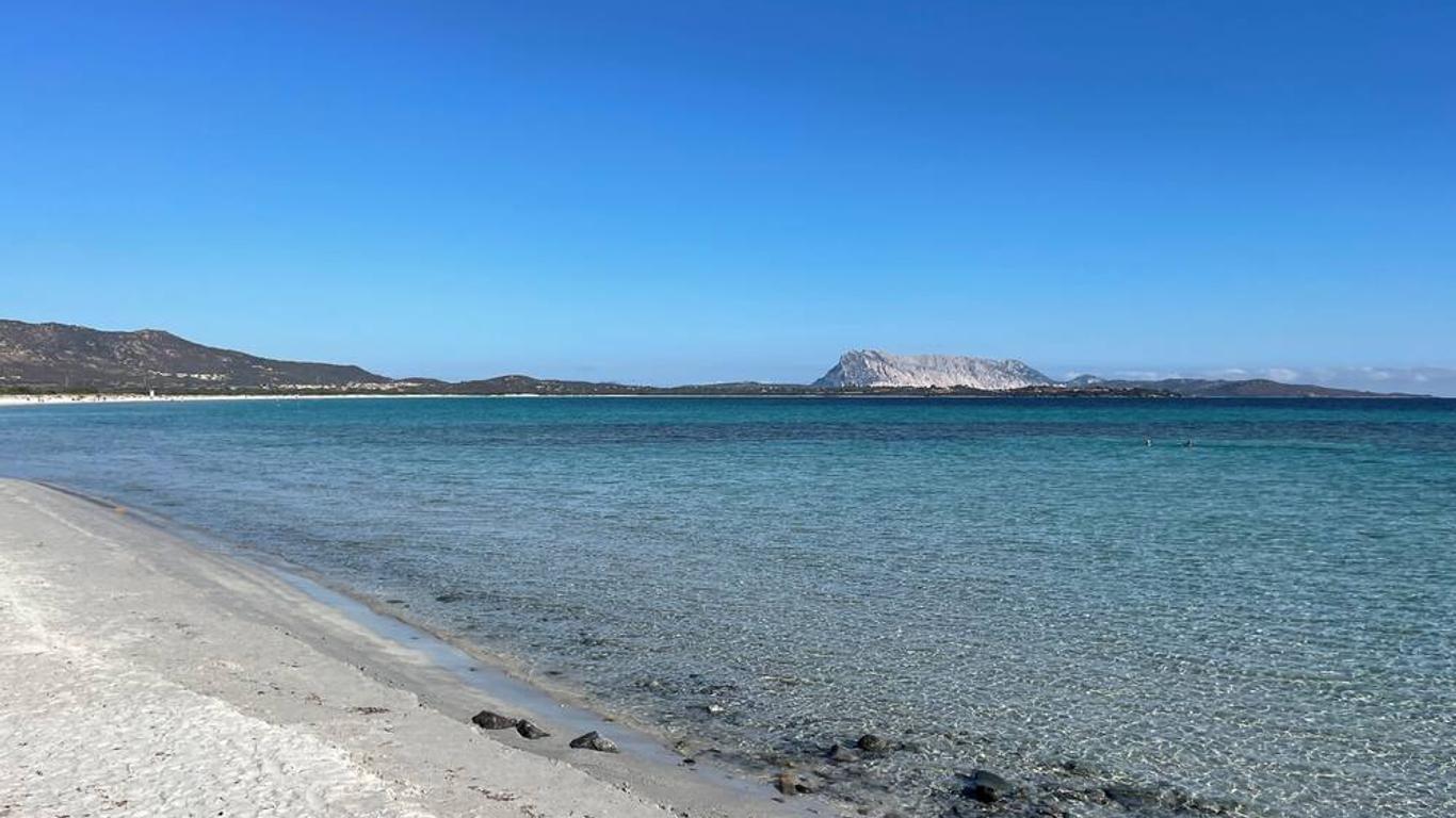 Hotel Al Faro , Spiaggia La Cinta ,san Teodoro