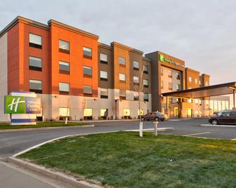 Holiday Inn Express & Suites North Battleford - North Battleford - Gebäude