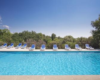 Résidence Odalys La Bastide des Chênes - Gordes - Piscine
