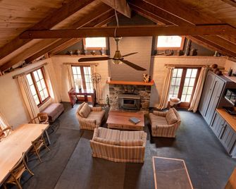 Cloudy Creek Cottage - Lunawanna - Sala de estar