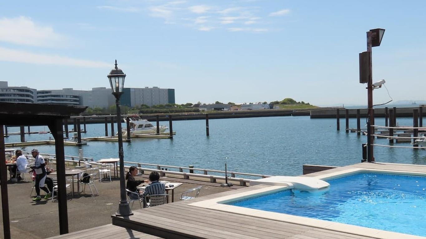 Osaka Hokko Marina Hull