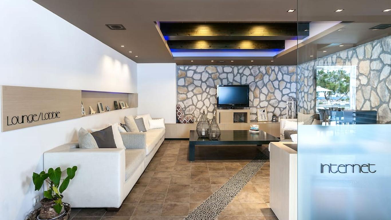 Memories Beach Hotel