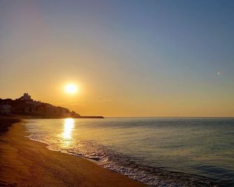 Duplex ideal families 200m beach and train - Sant Pol de Mar - Praia