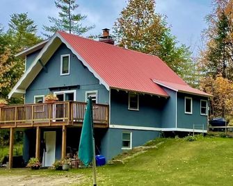 Cozy Chalet in Vermont's Golden Triangle - Londonderry - Budova