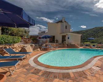 Residence Bouganvillage - Tanaunella - Pool