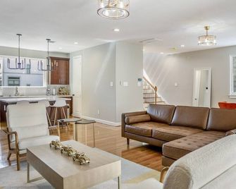 Spacious 3 Bed House|MD Anderson|freeparking|wi-Fi - יוסטון - סלון