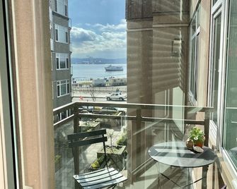 Condo on the Waterfront w/secured parking. Walk to Pike Market, Cruise Terminal - Seattle - Balcó