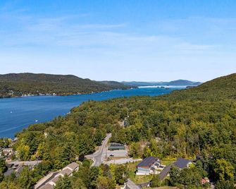 Lake George Getaway - Lake George - Outdoors view