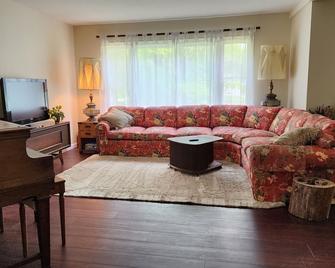 Eat, Sleep, Wander, at Lefler's Rentals, Bear Lake, Skiing, Snowmobiling, - Bear Lake - Living room