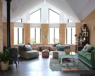 Witts End South luxury family home - Wellington Mill - Lounge