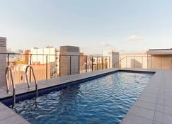 共和公寓酒店 - 巴塞隆拿 - 巴塞羅那 - 游泳池