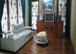 Kota Bunga M - Cipanas - Living room