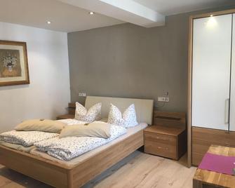 Appartement & Pension Schmidt Kosma - Altenburg - Ložnice
