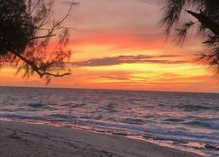 Spacious Airy Beachfront House On Grand Turk - Cockburn Town - Plage