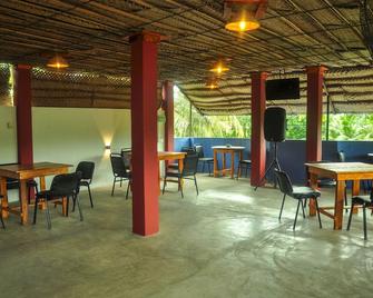 Airport Tourist Resort - Katunayake - Restaurante