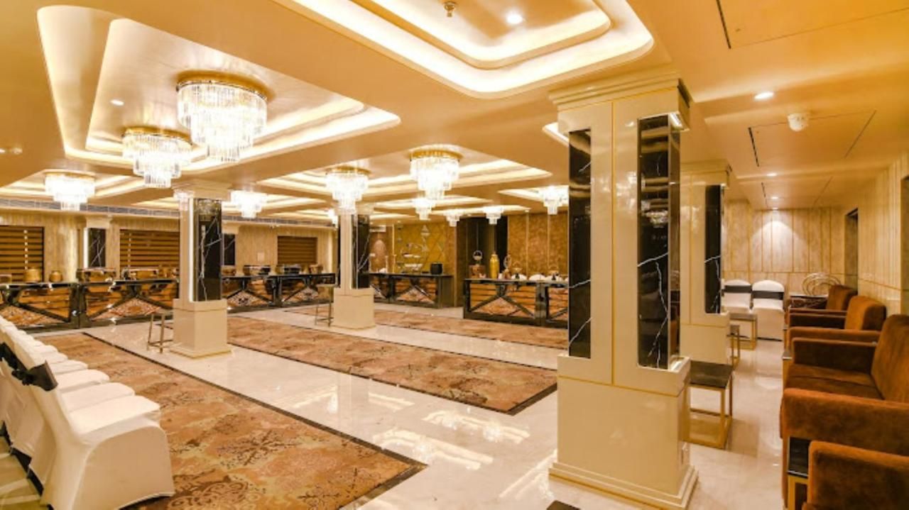 Urban Cliff Hotel thumbnail 2
