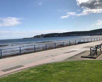Trevelyan - Douglas - Strand