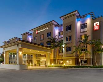 Best Western Plus Miami Airport North Hotel & Suites - Miami Springs