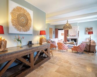 Domaine de La Barette on 18ha Roussillon - Luberon - Provence - near Gordes - Roussillon - Вітальня