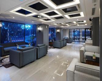Le Polonia Hotel & Convention Medan - Medan - Lobby