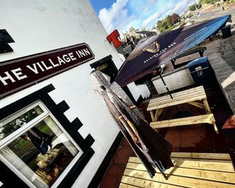 The Village Inn - Lanark - Außenansicht