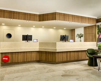 iStay by NH Zaragoza Sport Hotel - Saragossa - Rezeption