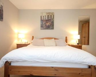 The Five Dials Inn - Ilminster - Bedroom