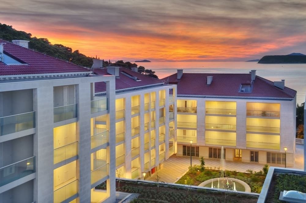 دوبروفنيك لاكشري ريزيدونس - لورانجري