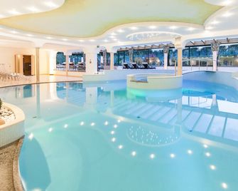 Royal Hotel Hinterhuber - Brunico - Pool