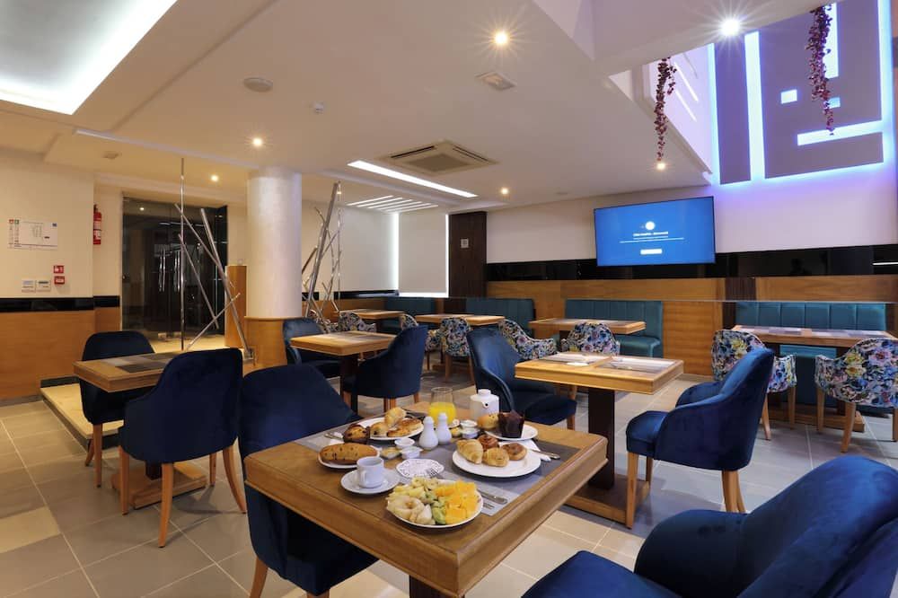 Silver Suite Hotel & Spa thumbnail 2