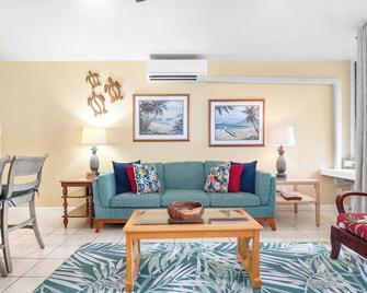100/Nite Discount Till March 17 - Turtle Bay Condo 2 Full Baths & Full Kitchen - Kahuku - Living room