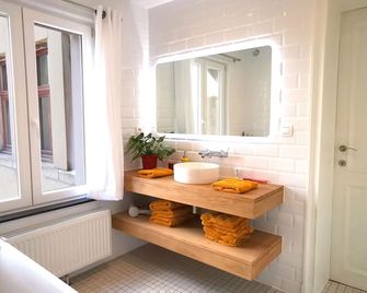 Appartement et parking privatif le long de l Escaut - Tournai - Bathroom