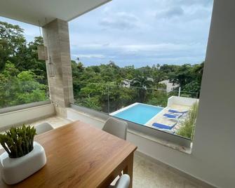 Beautiful double bed w/ pool next to the beach. - Las Terrenas - Balcony