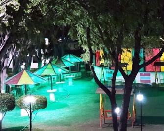 Fun And Food Resort N Water Park - Indore - Piscine
