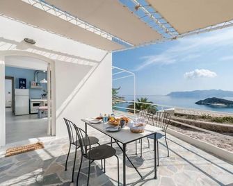 Kimolia Gi - Kimolos - Balcony