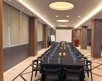 Royal Grand Hotel - Monrovia - Meeting room