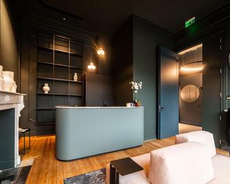 Hôtel Vedette - Profondeville - Front desk