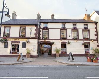 더 로열 오크 호텔 - 램피터 - 건물