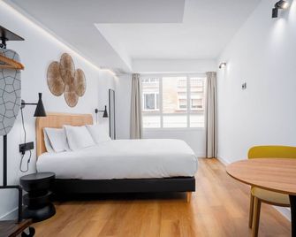 Smartr Sevilla Puente de Triana - Seville - Bedroom