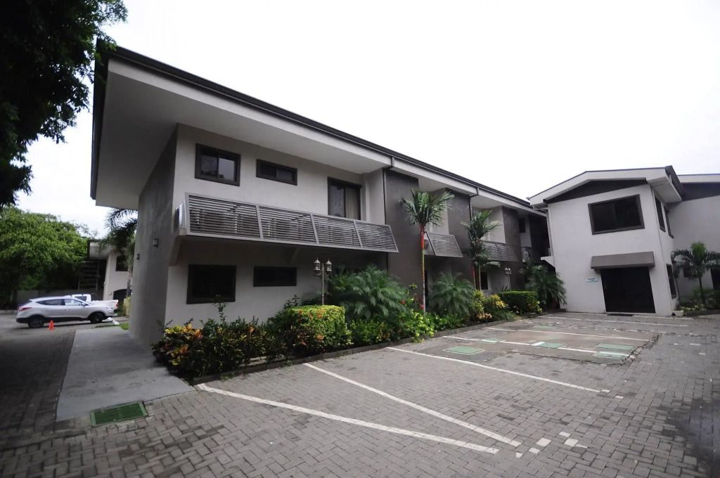 هوتل كولونو بيتش