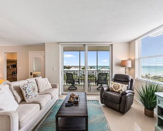 Bonita Beach & Tennis 3907 - Gulf Views! - Bonita Springs - Living room